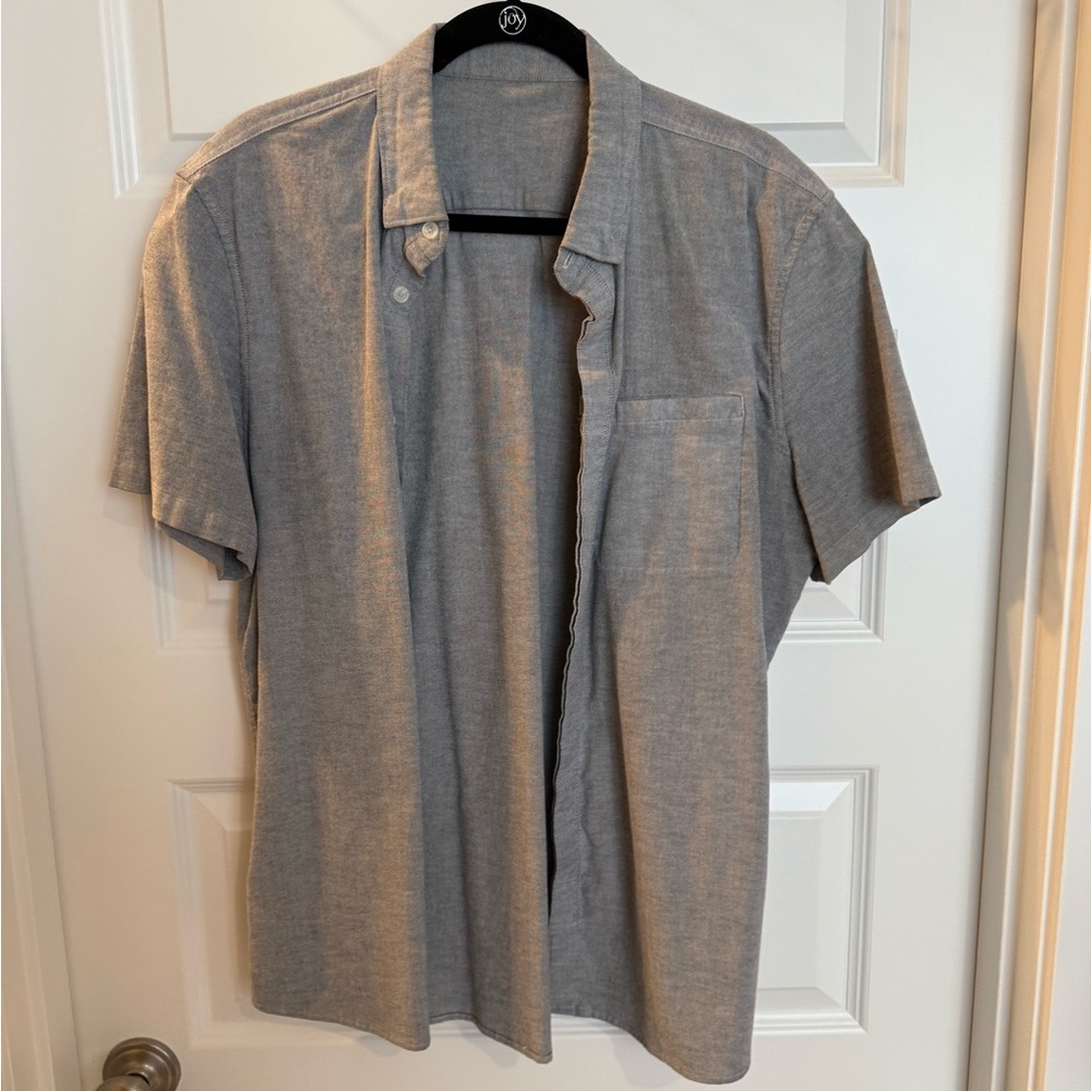 Lululemon Athletica Gray Casual Button Down Shirt